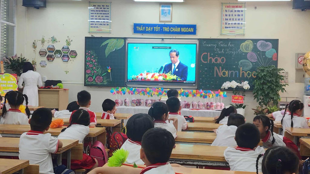 Trường Tiểu học Dịch Vọng A. Ảnh Thiên Tuấn Trường Tiểu học Dịch Vọng A. Ảnh Thiên Tuấn