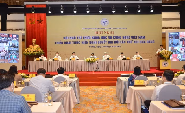 anh-4-hoi-nghi-doi-ngu-tri-thuc.jpg