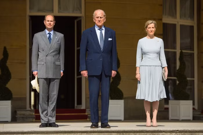 Tính đến năm 2018, Hoàng thân Philip là người bảo trợ, chủ tịch hoặc thành viên của hơn 780 tổ chức.