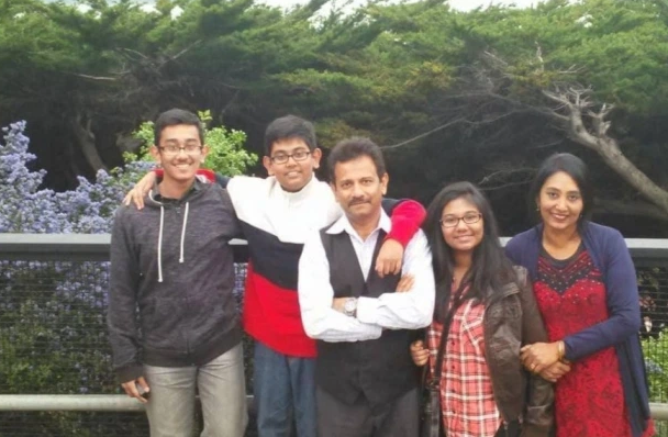 Một người bạn của gia đình xác nhận với KTVT rằng, những người thiệt mạng là hai anh em sinh đôi Farhan và Farbin Towhid, 19 tuổi, Tanvir, 21 tuổi, cha mẹ của họ là Iren và Towlidul Islam, và bà Altafun Nessa. Ảnh: The Sun.