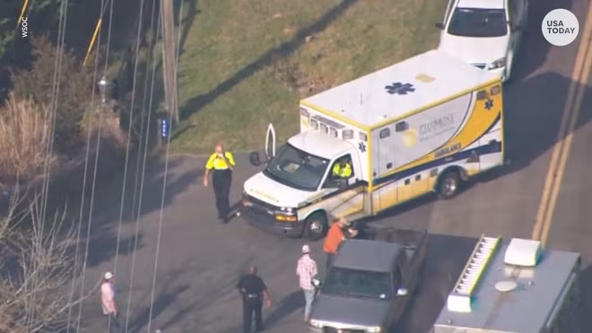 Chiều ngày 8/4 (giờ địa phương), một vụ xả súng hàng loạt xảy ra tại một ngôi nhà ở Nam Carolina, Mỹ, đã khiến 5 người thiệt mạng và 1 người bị thương nặng. Ảnh: Lực lượng an ninh có mặt tại khu vực nơi vụ xả súng xảy ra.