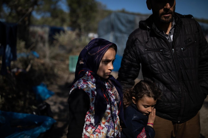 Được biết, gia đình Talibshah buộc phải rời khỏi quê nhà sau khi bị đe dọa. Anh cùng vợ và ba cô con gái đã tới Iran, sau đó là Thổ Nhĩ Kỳ và cuối cùng là Hy Lạp.