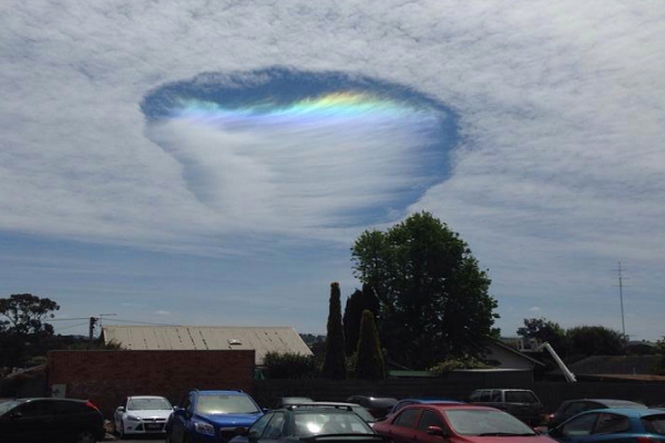 Khoảnh khắc kỳ lạ trên bầu trời Australia khiến nhiều người sửng sốt