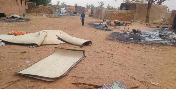 Trước đó, vào tháng 3/2019, ít nhất 150 người Fulani đã thiệt mạng trong vụ tấn công được cho là do nhóm người thiểu số Dogan tiến hành tại Ogossagou. Trong số các nạn nhân, gần 2/3 là trẻ em. Ảnh: The National.