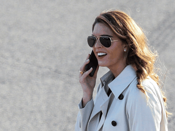 Tổng thống Trump chính thức bổ nhiệm Hope Hick làm Giám đốc truyền thông của Nhà Trắng tháng 9/2017. Khi đó, ở tuổi 29, bà là nữ Giám đốc truyền thông Nhà Trắng trẻ nhất trong lịch sử. Tuy nhiên, bà quyết định từ chức vào năm 2018. Ảnh: Reuters.