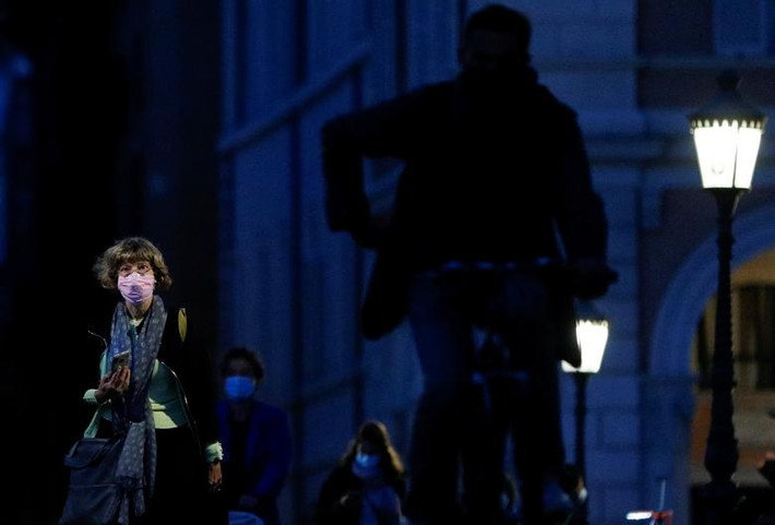 Theo Reuters, trong số 100.000 ca mắc mới ở Châu Âu hôm 8/10, Đông Âu là khu vực bị ảnh hưởng nặng nề nhất, chiếm hơn 33.600 ca.