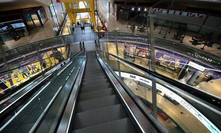 Bên trong trung tâm thương mại Arenas de Barcelona vắng vẻ ở Barcelona, Tây Ban Nha, ngày 7/10.