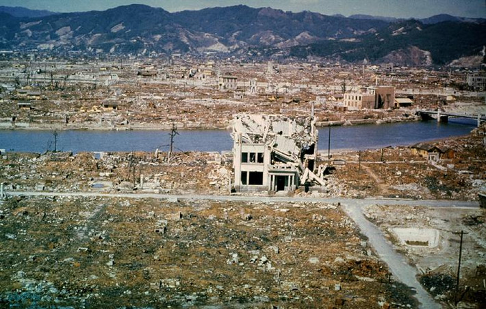 Bức ảnh chụp Hiroshima vào tháng 3/1946, 6 tháng sau khi quả bom nguyên tử được thả xuống thành phố này.