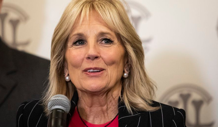 Phu nhân của ứng viên Tổng thống Mỹ Joe Biden tốt nghiệp cử nhân trường Đại học Delaware, nhận bằng Thạc sĩ của Đại học West Chester và Đại học Villanova, và bằng Tiến sĩ của Đại học Delaware. Ảnh: WT.