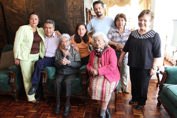 Giống như các cặp vợ chồng khác, ông Mora và bà Quintero cũng có những bất đồng trong cuộc sống. Tuy nhiên, họ luôn tránh tranh luận trước mặt các con. Ảnh: DN.