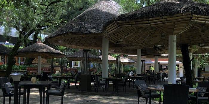 Tình trạng trở nên tồi tệ hơn tại thủ đô Addis Ababa khi dịch COVID-19 bùng phát thời gian này. Theo Insider, hầu hết các khách sạn tại Addis Ababa đã phải đóng cửa vì dịch.