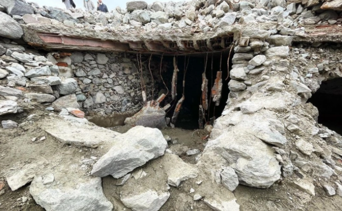 Được biết, khoảng 1.000 người đã phải di dời khi ngôi làng Curon bị biến thành hồ chứa nước vào năm 1950.