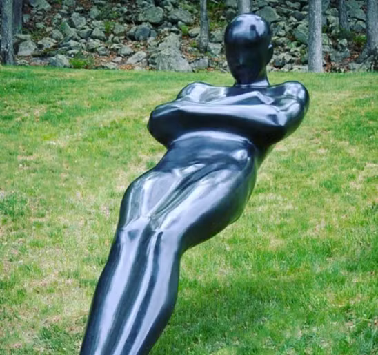 "Tác phẩm nghệ thuật" này chính là một chiếc ghế ngồi trong công viên.