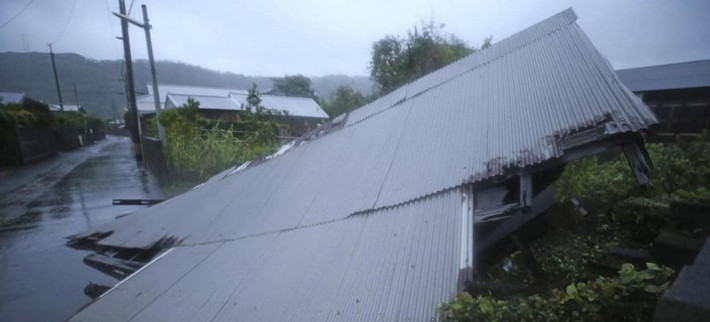 Tính đến sáng 7/9, ít nhất 40 người bị thương, hầu hết ở vùng Kyushu, do ảnh hưởng của bão. Trong khi đó, một vụ lở đất xảy ra tại Shiiba, tỉnh Miyazaki, đã khiến 4 người mất tích và một người bị thương.