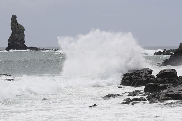 Cuối tuần qua, bão Haishen, mang theo mưa lớn và gió mạnh, đã đổ bộ vào Nhật Bản.