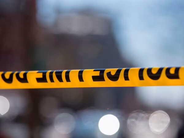 Carolyn Wasilewski, 14 tuổi, là con cả trong gia đình có 7 anh chị em. Thi thể của cô gái được phát hiện trong một sân ga ở Baltimore, Maryland, năm 1954. Thủ phạm gây ra vụ án này đến giờ vẫn còn là một bí ẩn.