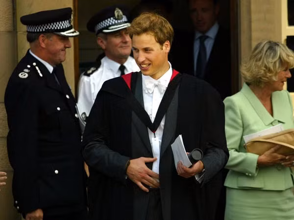 Anh tốt nghiệp trường Đại học St. Andrews ở Scotland vào tháng 6/2005.