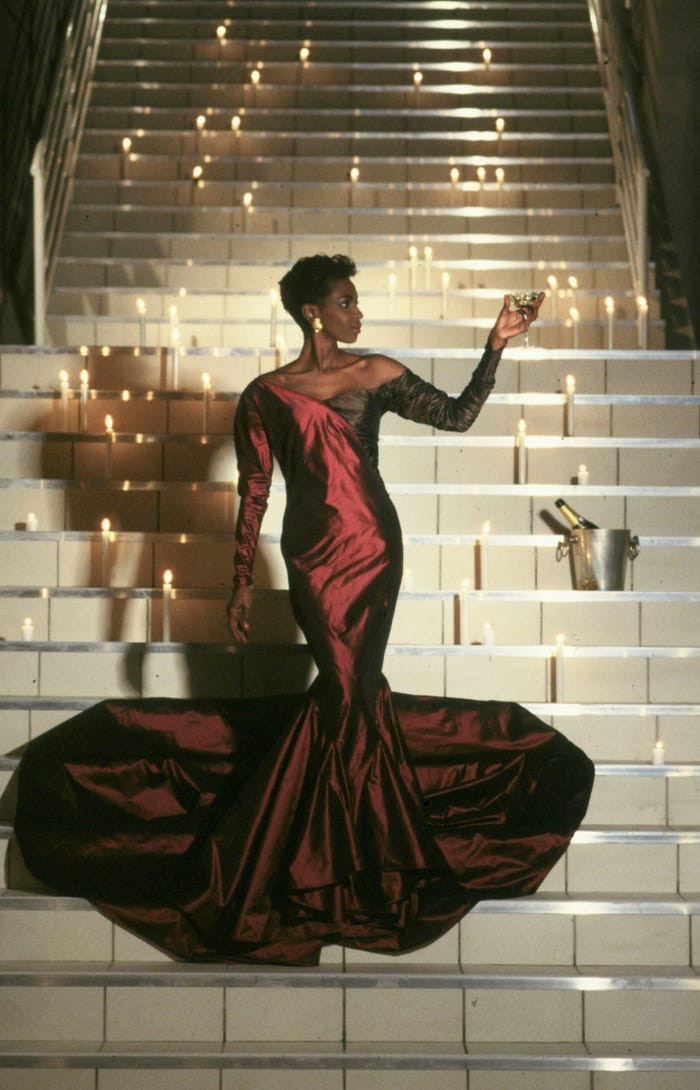 Năm Esther 13 tuổi, cha bà là Hoàng tử Ignace Kamatari bị ám sát. Sau đó, chú của bà, Quốc vương Burundi, cũng qua đời vì bị sát hại vào năm 1972. Vụ ám sát đánh dấu sự sụp đổ của chế độ quân chủ ở Burundi. Ảnh: Getty.