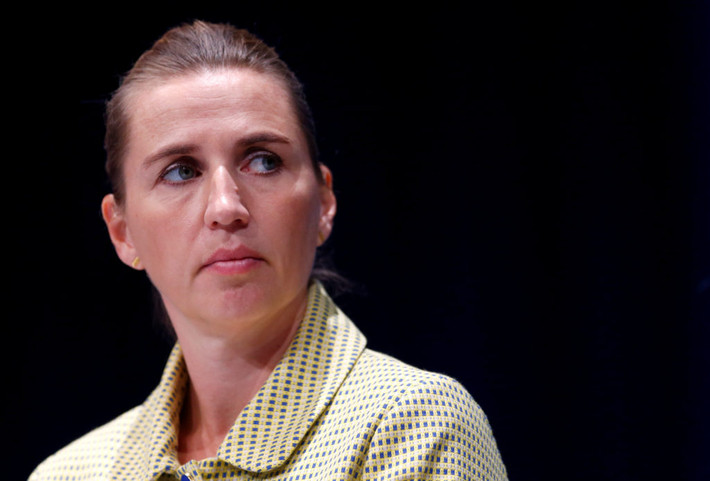 Được biết, đây là lần thứ ba Thủ tướng Mette Frederiksen phải hoãn tổ chức đám cưới, dù bà "rất mong được kết hôn với người đàn ông này". Ảnh: PBS.