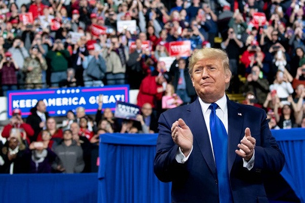 Trong đó, Mỹ đứng đầu danh sách những quốc gia hùng mạnh nhất năm 2020. U.S. News & World Report cho rằng Mỹ sở hữu "sức mạnh quân sự và nền kinh tế thống trị", trong khi "dấu ấn văn hóa của nước này lan tỏa khắp thế giới nhờ các sản phẩm âm nhạc, phim ảnh". (Nguồn ảnh: Business Insider)