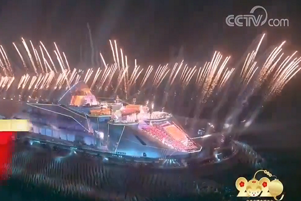 Gala Lễ hội mùa xuân của Đài tryền hình CCTV diễn ra trong đêm Giao thừa. Tuy nhiên, nhiều hoạt động tập thể, văn hóa giải trí khác mừng Tết Nguyên đán ở Trung Quốc năm nay đã bị hủy bỏ do nỗi lo lây lan virus corona. Ảnh: CCTV.