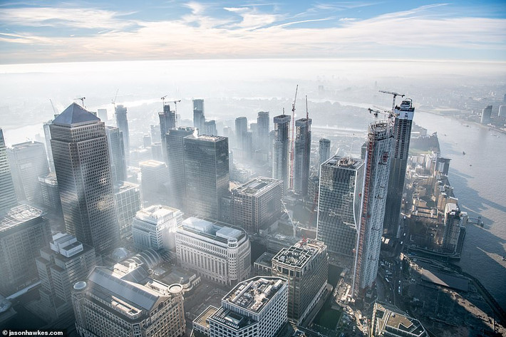 Tòa nhà chọc trời Landmark Pinnacle cao 233 mét đang được xây dựng ở London và dự kiến sẽ trở thành tòa chung cư cao nhất Châu Âu.