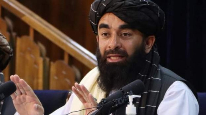 "Taliban đã tuyên bố ân xá cho những người từng làm việc cho chính quyền cũ. Cái chết của cô ấy là do 'thù hằn cá nhân hoặc một nguyên nhân nào khác", Mujaheed (ảnh) nói thêm. Ảnh: EPA.