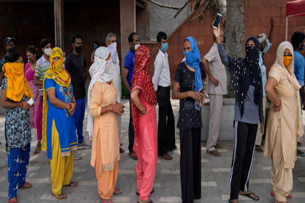 Đến nay, khoảng 13% dân số Ấn Độ đã được tiêm chủng đầy đủ.