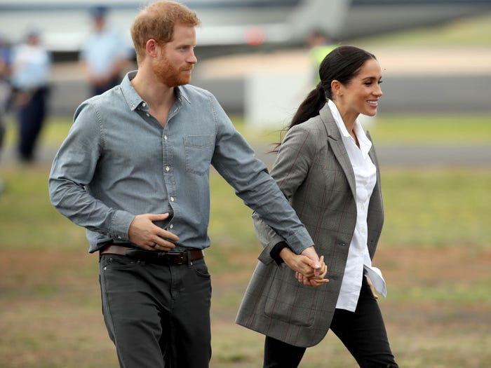 Tháng 10/2018, Meghan Markle thể hiện sự ủng hộ dành cho Serena bằng cách mặc chiếc áo blazer do bạn cô thiết kế.