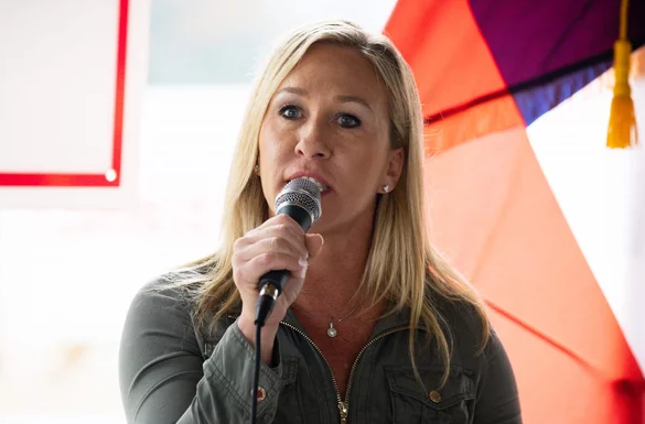 Marjorie Greene tin theo thuyết âm mưu của nhóm cực hữu QAnon. Bà là người đầu tiên theo thuyết QAnon đắc cử nghị sĩ. Ảnh: Getty.