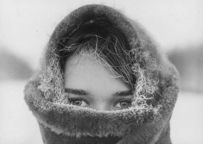 Bức hình chụp một cô gái ở Liên Xô vào mùa đông năm 1967.