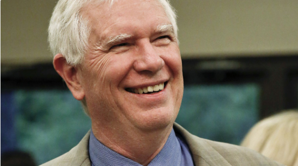 Ông rời văn phòng luật sư quận Tuscaloosa vào năm 1980 để trở lại Huntsville làm thư ký luật cho Thẩm phán John David Snodgrass. Ảnh: AP.