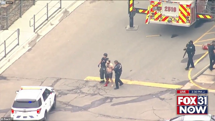 Sau khi vụ xả súng xảy ra, lực lượng an ninh và y tế đã mau chóng có mặt tại hiện trường. Nghi phạm bị thương sau đó bị bắt giữ.