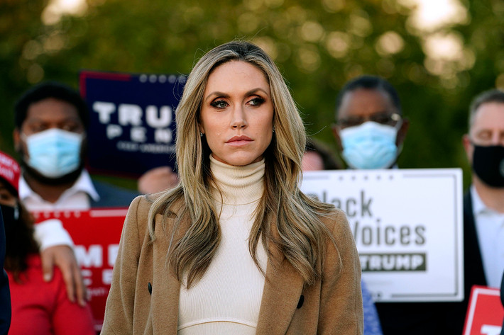 Lara Trump sinh ngày 12/10/1982 tại Wilmington, bang North Carolina. Cô tốt nghiệp cử nhân ngành Truyền thông của trường Đại học bang North Carolina. Ảnh: Politico.