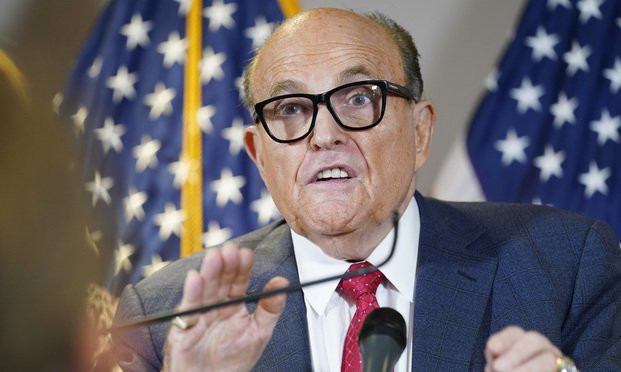 Tiếp đến, ông theo học Trường Luật thuộc Đại học New York ở Manhattan và tốt nghiệp xuất sắc vào năm 1968. Ảnh: Law.