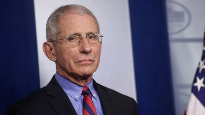 Anthony Fauci "bắt đầu đi đưa thuốc từ lúc đủ tuổi được đi xe máy", theo chia sẻ với tạp chí Holy Cross hồi năm 2002. Ảnh: Reuters.