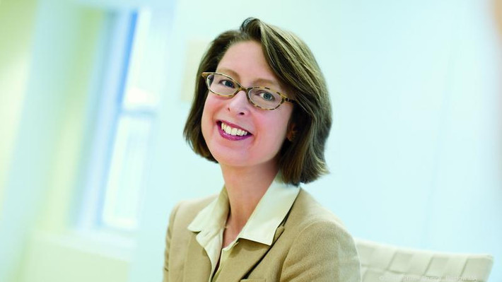 Đứng ở vị trí thứ 9 là nữ doanh nhân 58 tuổi, Abigail Johnson. Bà là chủ tịch và giám đốc điều hành của tập đoàn Mỹ Fidelity Investments. Ảnh: SD.