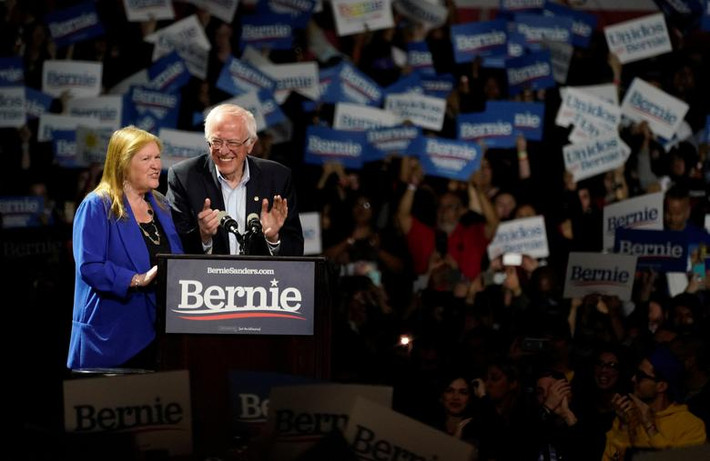 Thượng nghị sĩ Sanders vận động tranh cử tại Los Angeles, bang California, ngày 1/3.