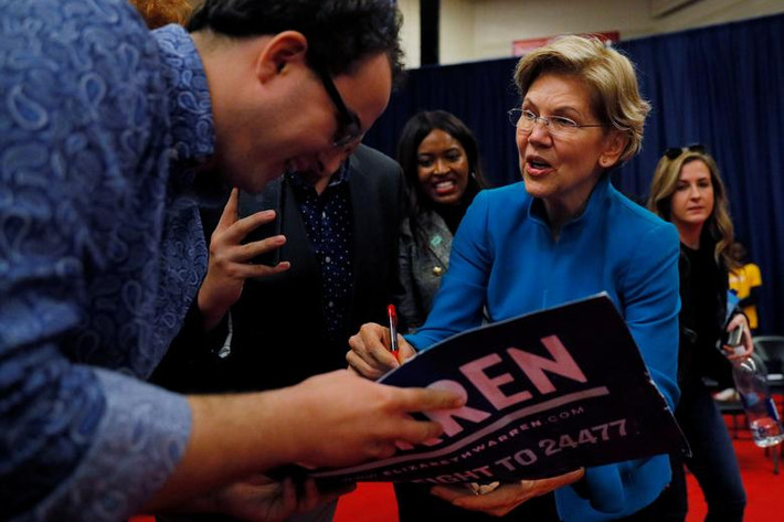 Thượng nghị sĩ Elizabeth Warren trong cuộc vận động tranh cử ở Selma, Alabama, ngày 1/3.