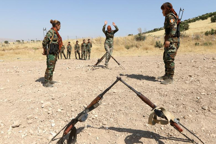 Chỉ huy Sharifi cho biết thêm, các chiến binh người Kurd của PAK đã chuẩn bị sẵn sàng để tham gia vào bất cứ cuộc chiến nào chống lại (chính quyền) Iran.