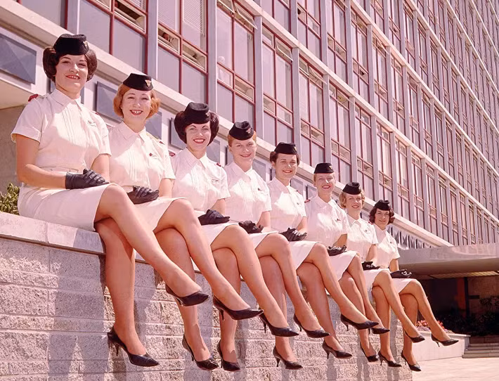 Đồng phục mùa hè của những nữ tiếp viên hàng không National Airways Corporation, năm 1959.