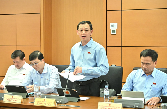 Thứ trưởng Bộ Y tế Nguyễn Tri Thức. Ảnh: Media Quốc hội. anh-chup-man-hinh-2025-10-22-luc-185852.png