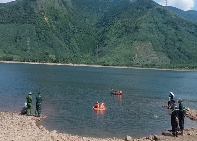 anh-duoi-nuoc-990.jpg