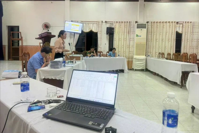 Cuộc đấu giá kéo dài xuyên đêm... trung-dau-gia-370-ti-2-2592.jpg