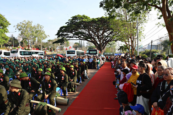 Không khí Lễ ra quân tại Điểm giao nhận quân số 2 - Ban CHPT khu vực 3 - Bảo Lâm