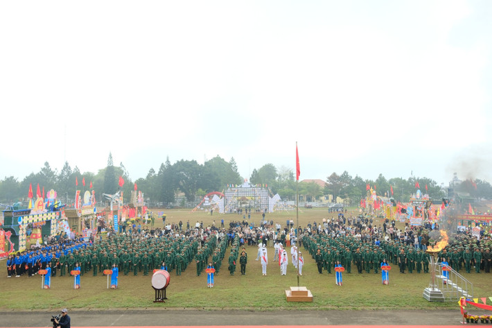 Quang cảnh buổi lễ giao nhận quân