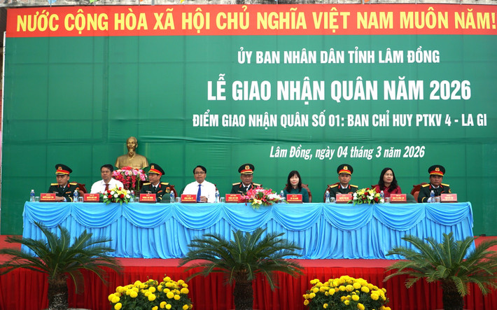 Đoàn Chủ tịch Lễ giao nhận quân tại Điểm giao nhận quân số 1, Ban CHPT Khu vực 4 - La Gi