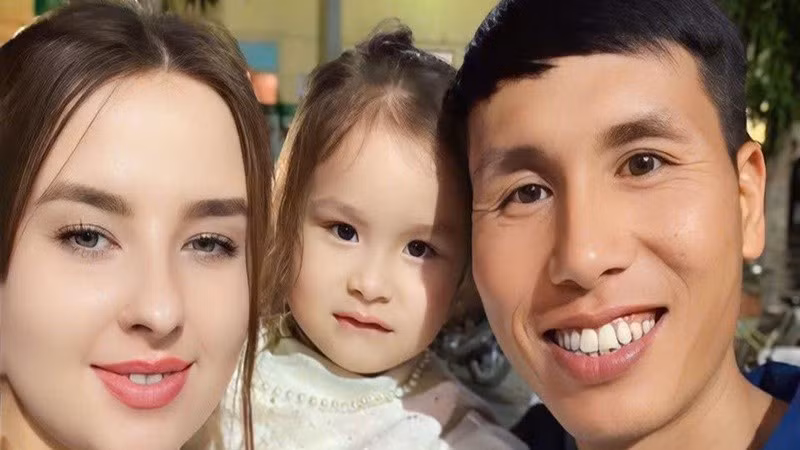 Chuyện tình ngọt ngào của cô gái Ukraine và chồng Việt
