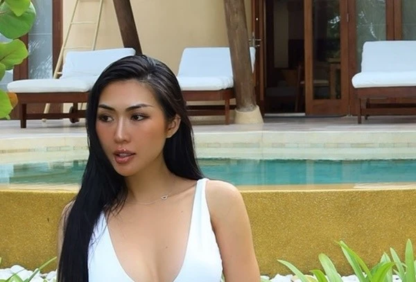 Hoa hậu Tường Linh khoe ảnh áo tắm gợi cảm