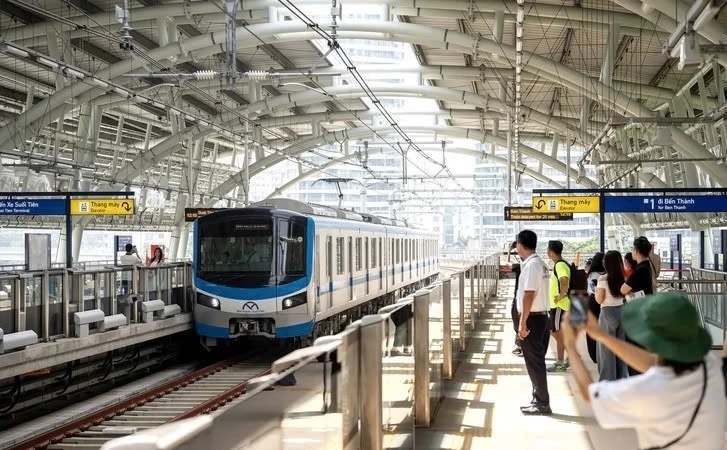 TPHCM tăng lượt tàu metro số 1 và điều chỉnh xe buýt dịp Tết
